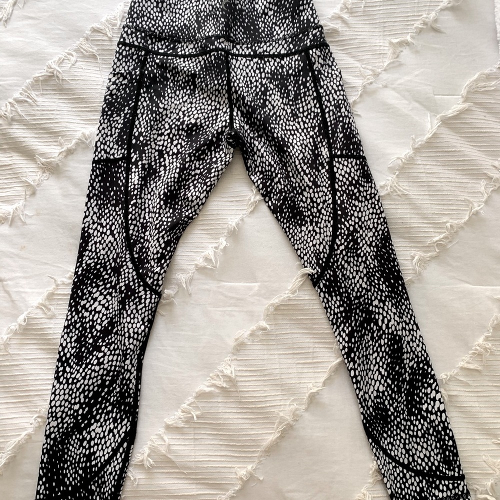 Zyia Light n Tight Legging